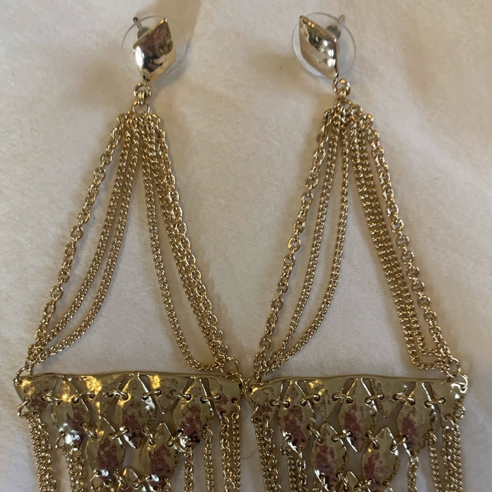 Kendra Scott Mandy Statement Earrings in Gold - Picture 4 of 6
